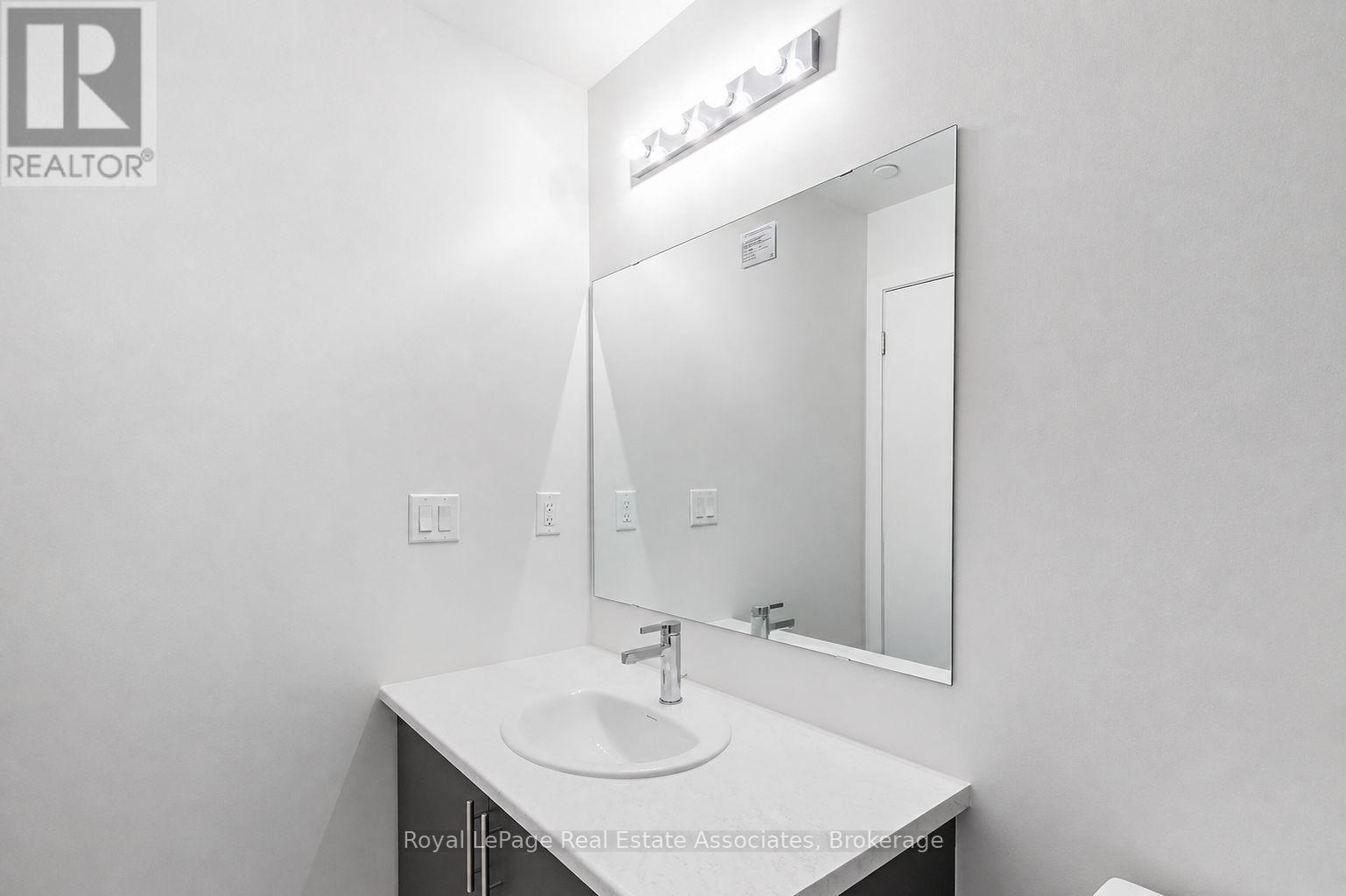 312 - 3401 Ridgeway Drive, Mississauga, Ontario  L5L 0B9 - Photo 11 - W13630062