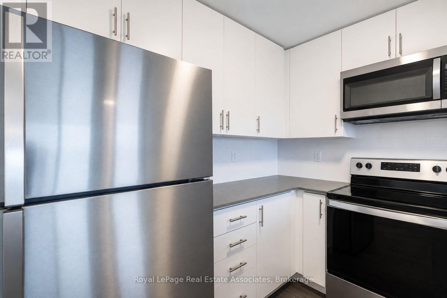 312 - 3401 Ridgeway Drive, Mississauga, Ontario  L5L 0B9 - Photo 2 - W13630062
