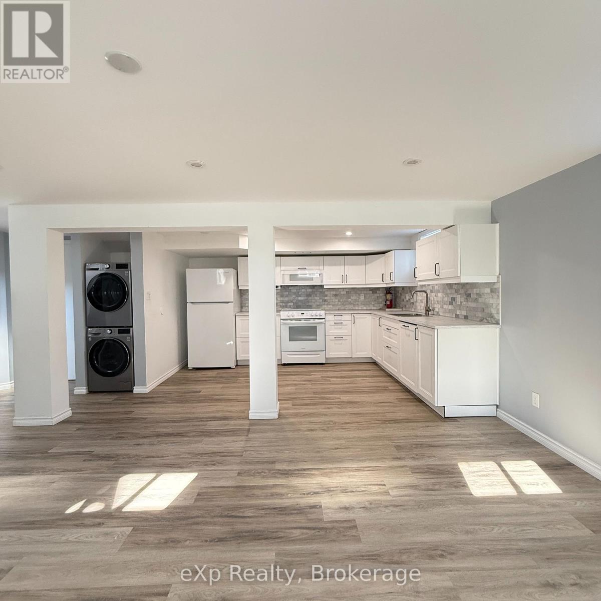 16 Orchard View Drive, Quinte West, Ontario  K8V 5M8 - Photo 4 - X13630086