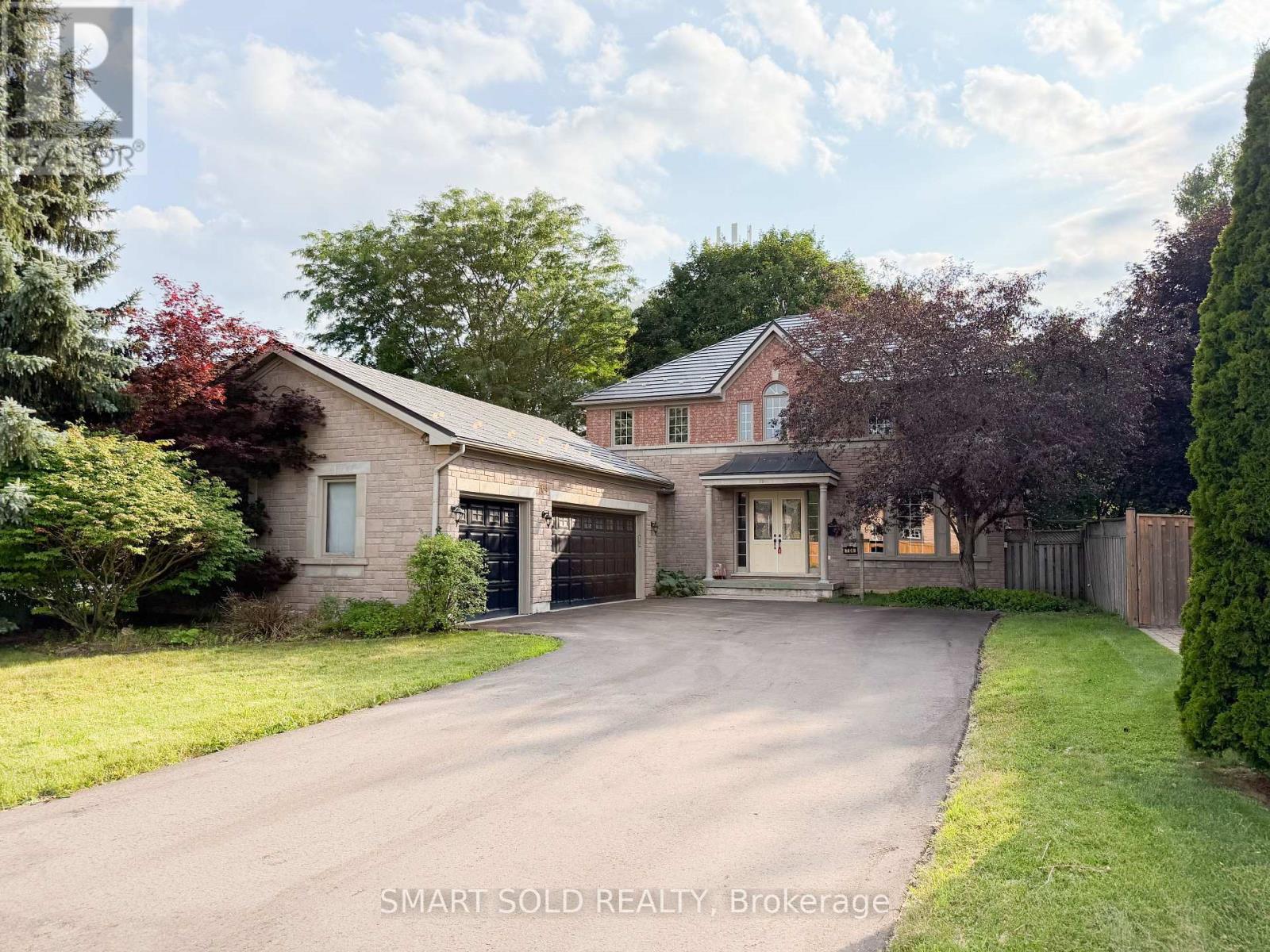 704 FOXCROFT BOULEVARD, Newmarket, Ontario