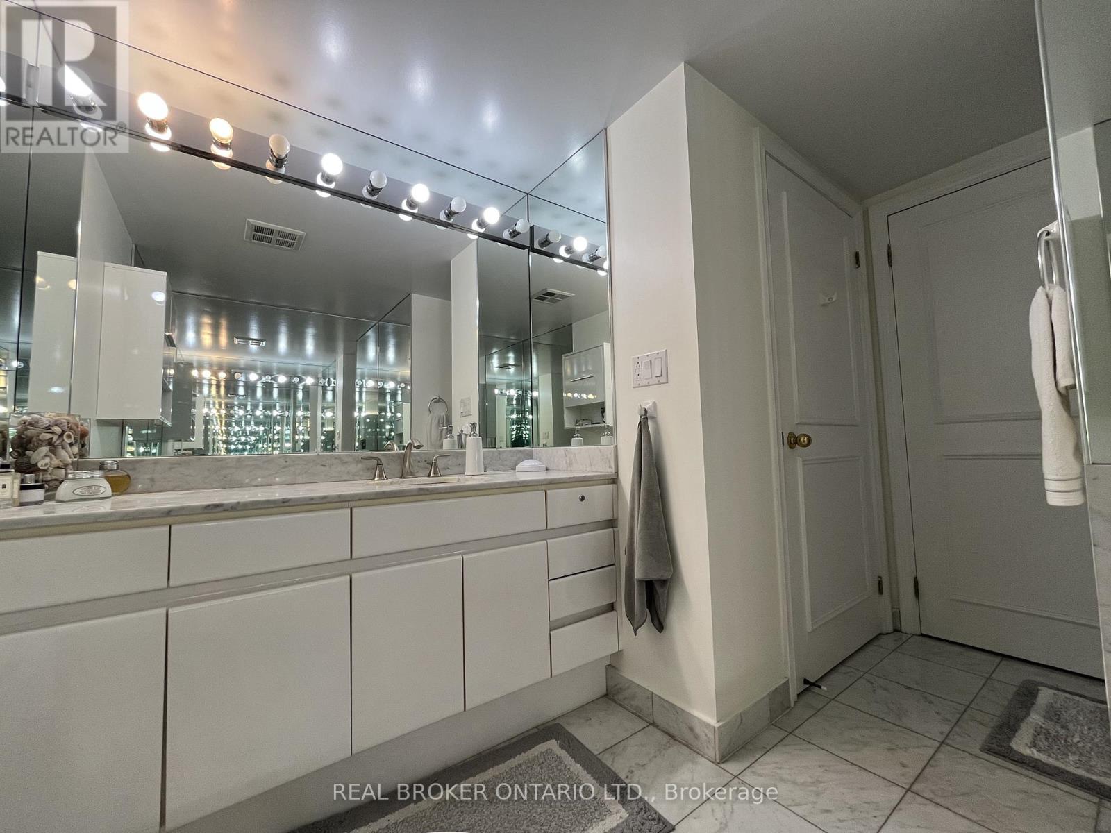 304 - 1 Palace Pier Court, Toronto, Ontario  M8V 3W9 - Photo 13 - W13504310