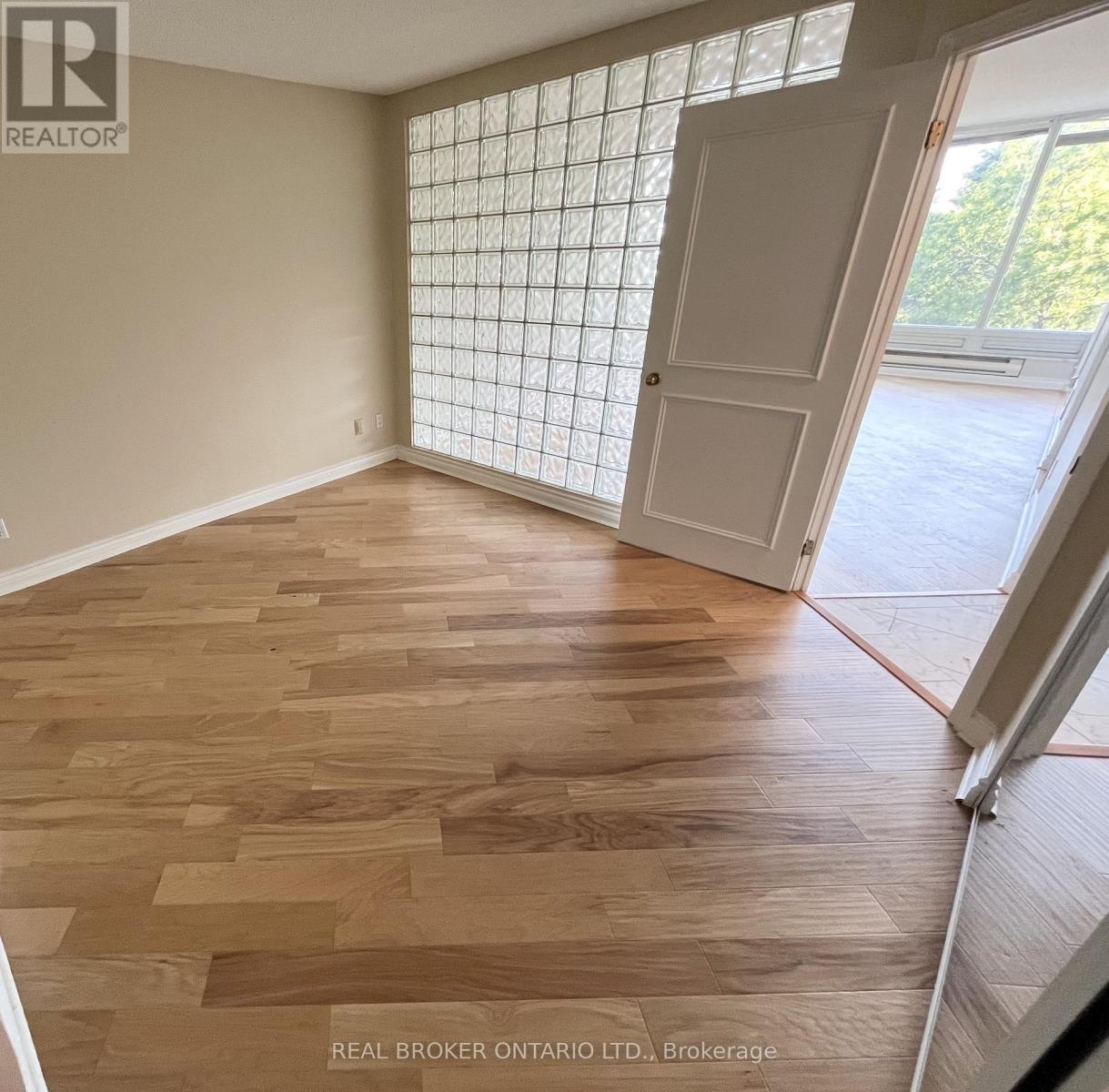 304 - 1 Palace Pier Court, Toronto, Ontario  M8V 3W9 - Photo 11 - W13504310