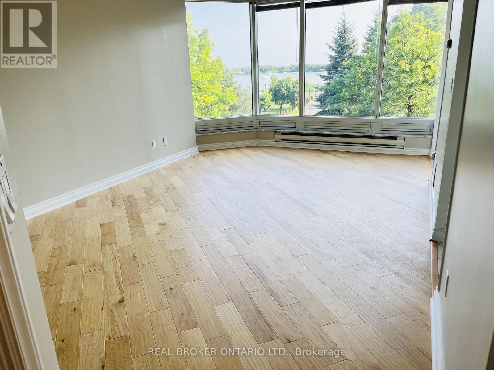 304 - 1 Palace Pier Court, Toronto, Ontario  M8V 3W9 - Photo 3 - W13504310