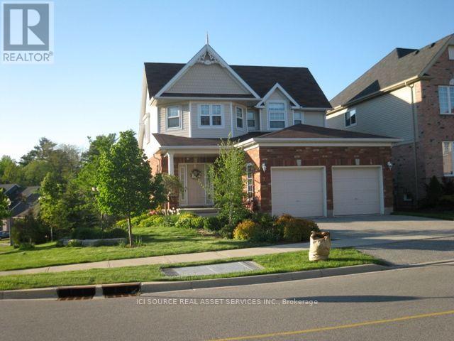 2 WOODCREST COURT, Kitchener, Ontario