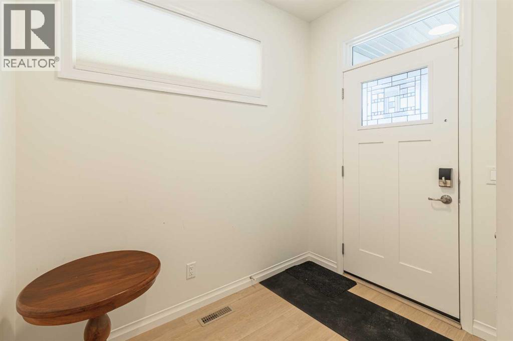 528 Legacy Woods Circle SE, Calgary, Alberta  t2x 5a8 - Photo 3 - A2333413
