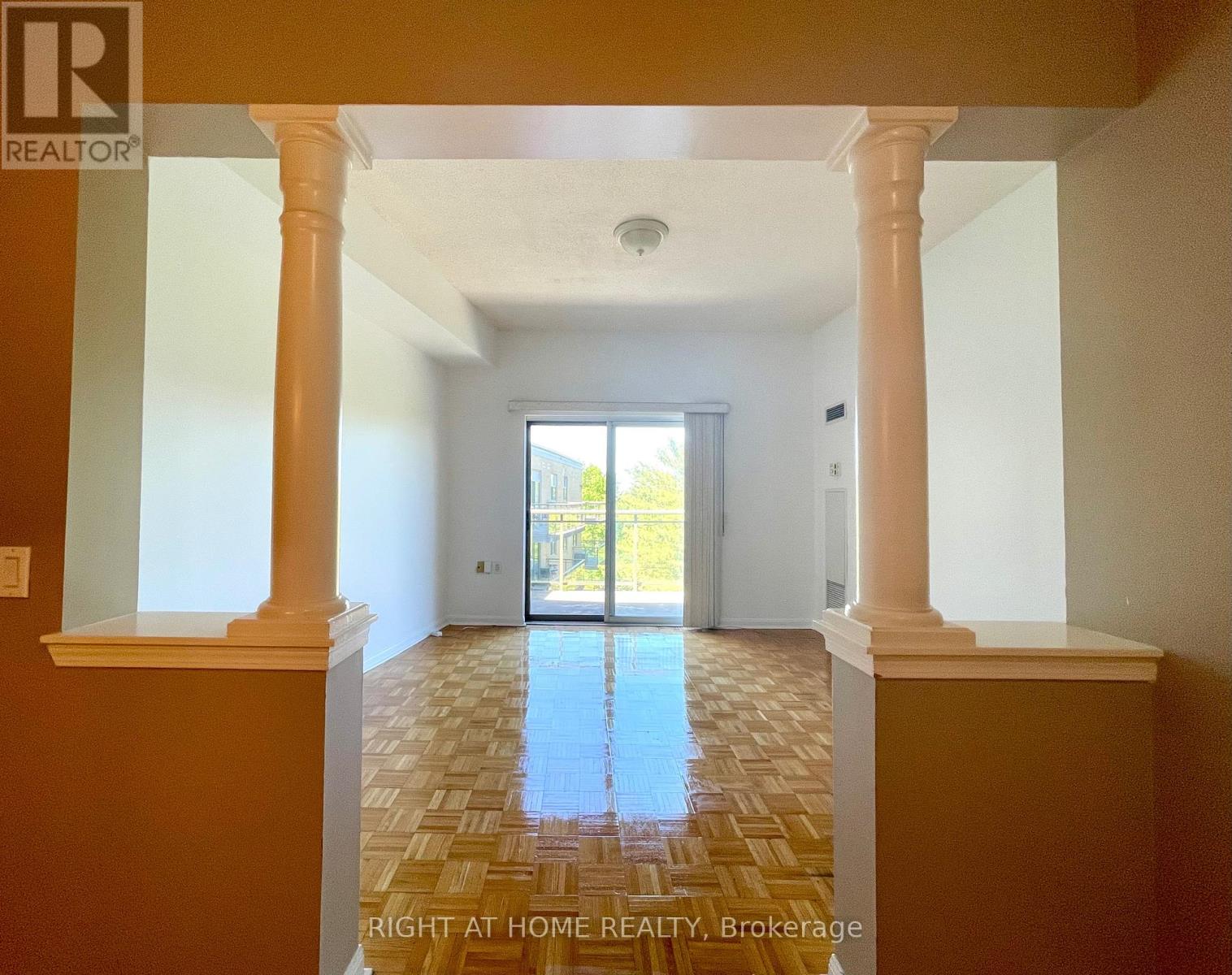 501 - 2506 Rutherford Road, Vaughan, Ontario  L4K 5N4 - Photo 2 - N12933570