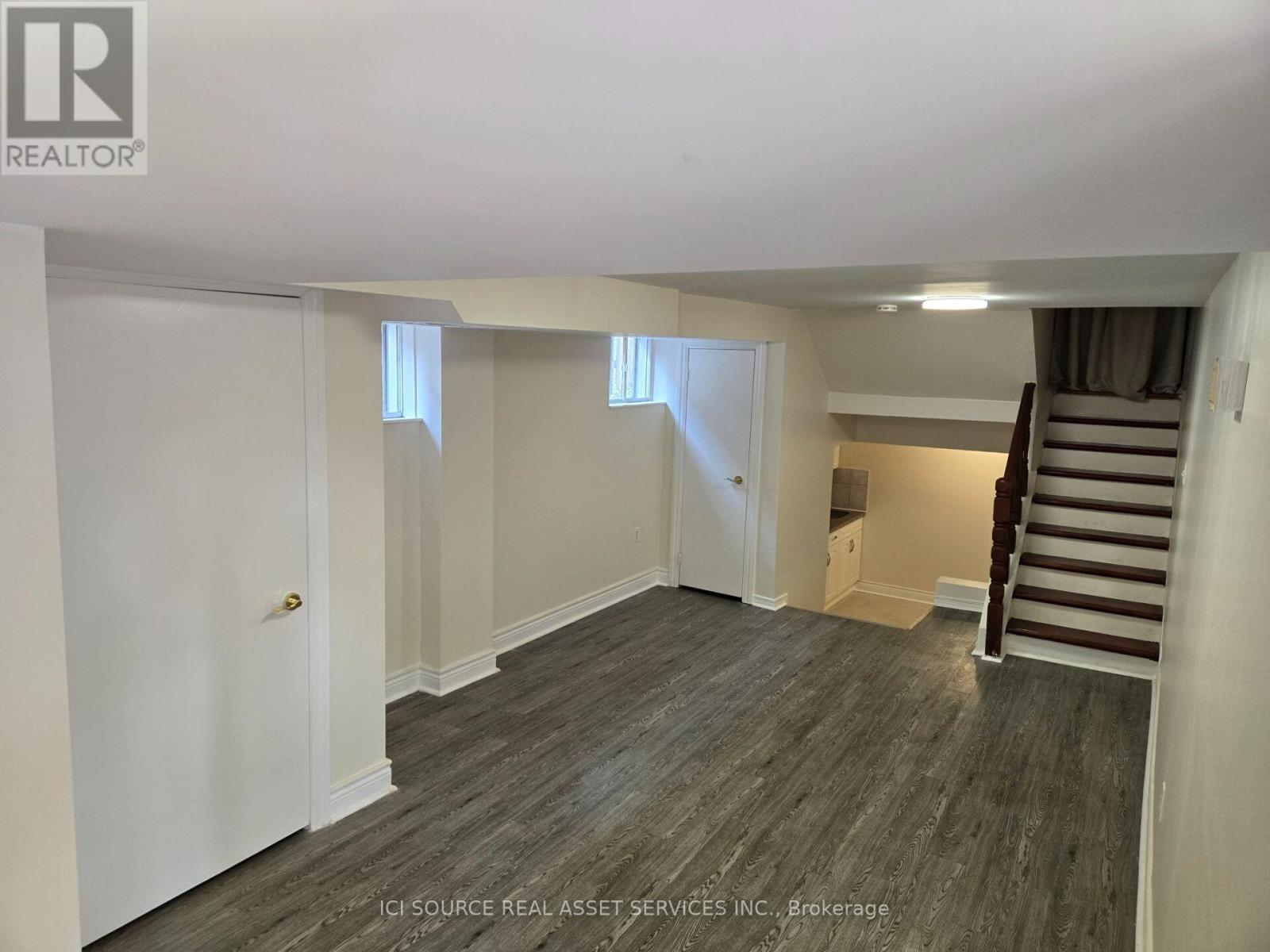 Lower Unit - 57 Mentor Boulevard, Toronto, Ontario  M2H 2M9 - Photo 2 - C13630084