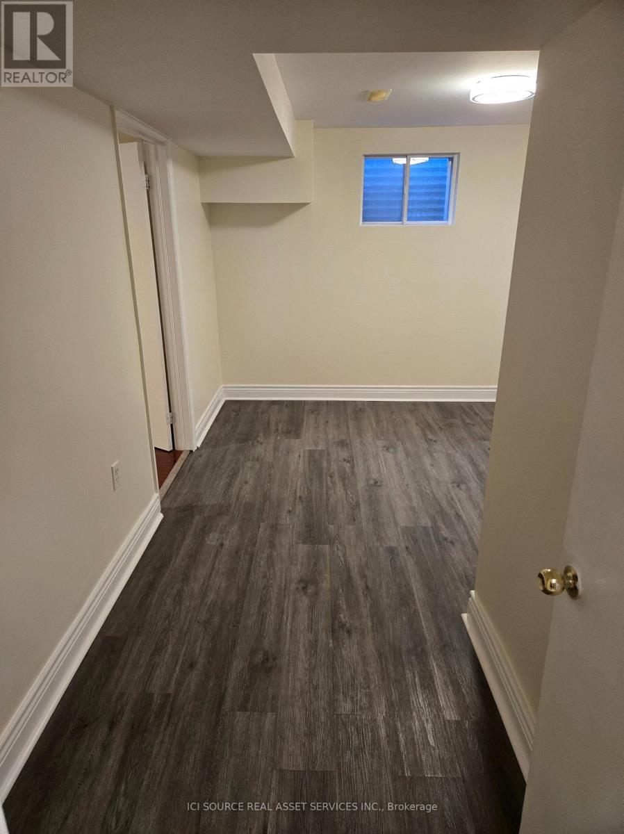 Lower Unit - 57 Mentor Boulevard, Toronto, Ontario  M2H 2M9 - Photo 6 - C13630084