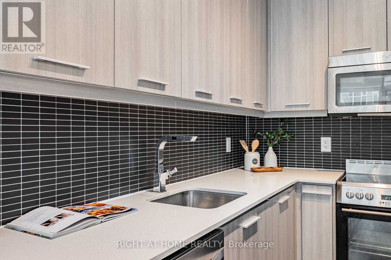312 - 105 George Street, Toronto, Ontario  M5A 0L4 - Photo 9 - C13630110