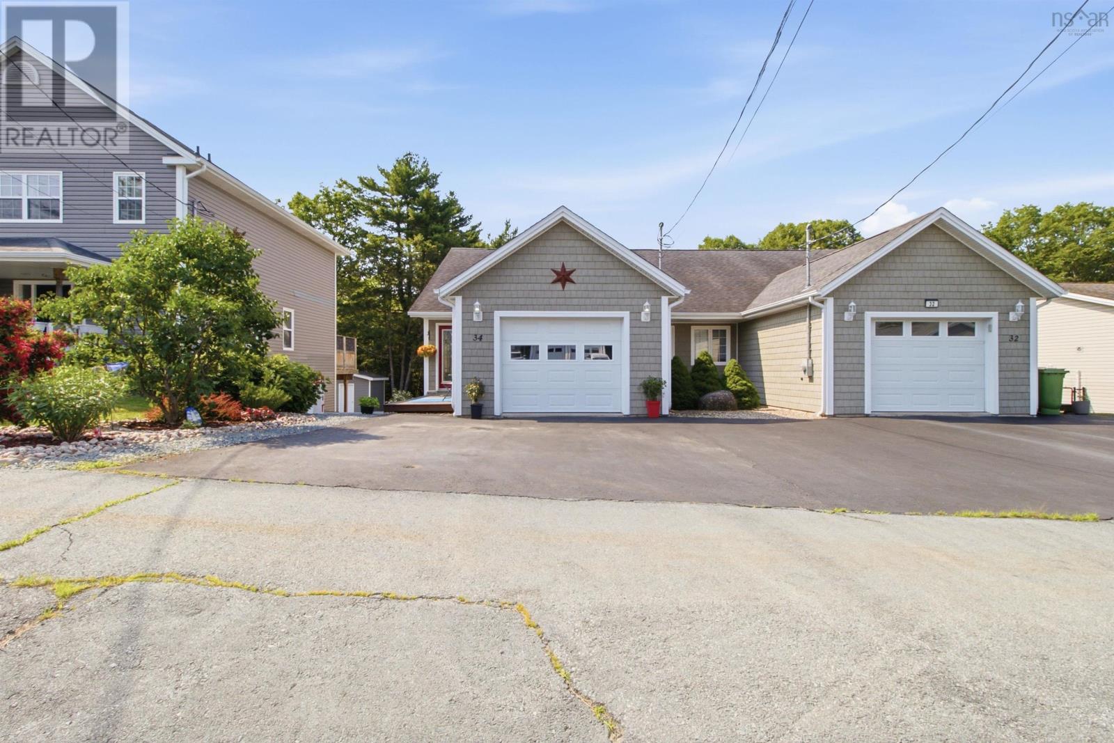 34 Etna Street, Bridgewater, Nova Scotia  B4V 8Z4 - Photo 3 - 202616563
