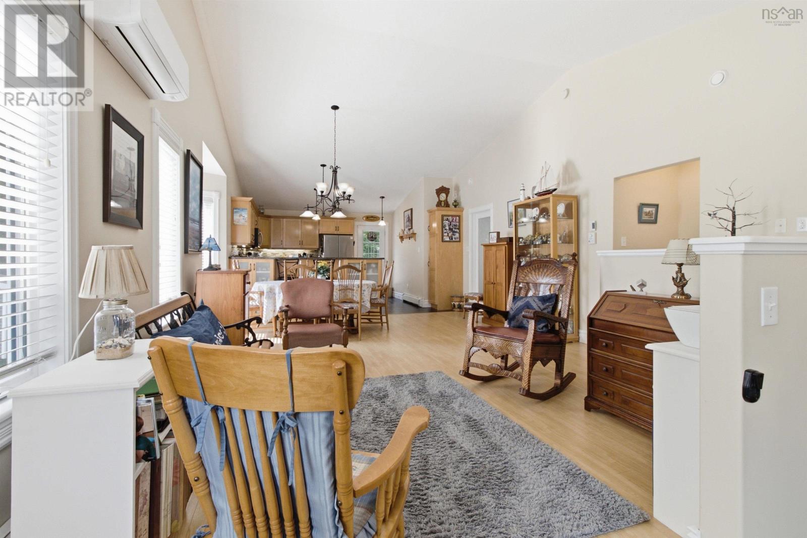 34 Etna Street, Bridgewater, Nova Scotia  B4V 8Z4 - Photo 6 - 202616563