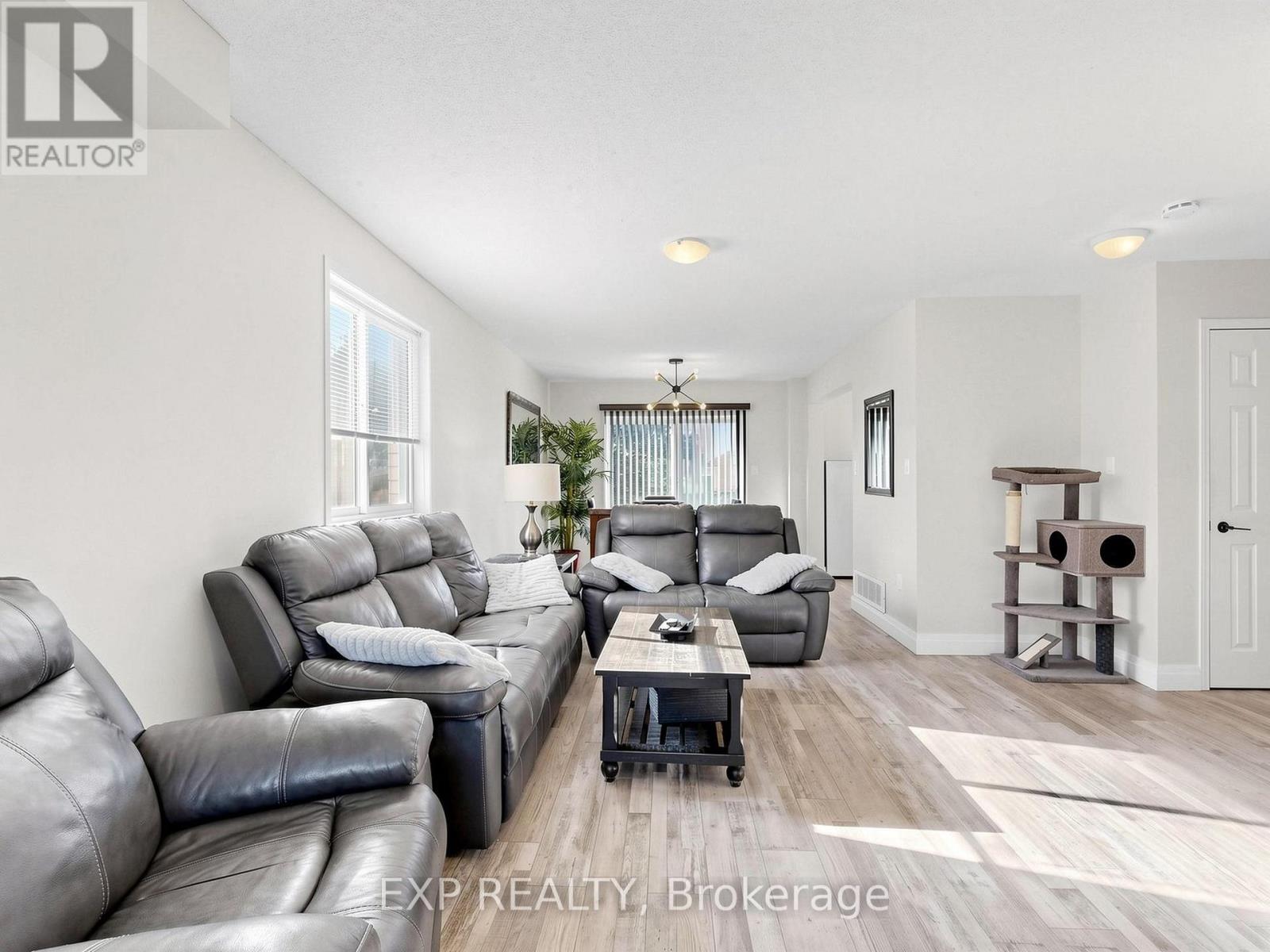 6 Booth Lane, Barrie, Ontario  L4N 0S4 - Photo 2 - S13630100
