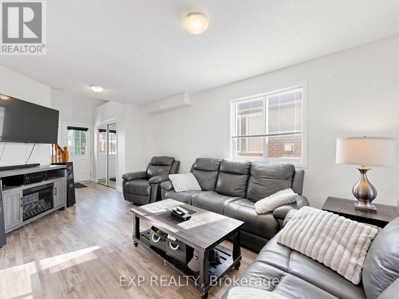 6 Booth Lane, Barrie, Ontario  L4N 0S4 - Photo 4 - S13630100