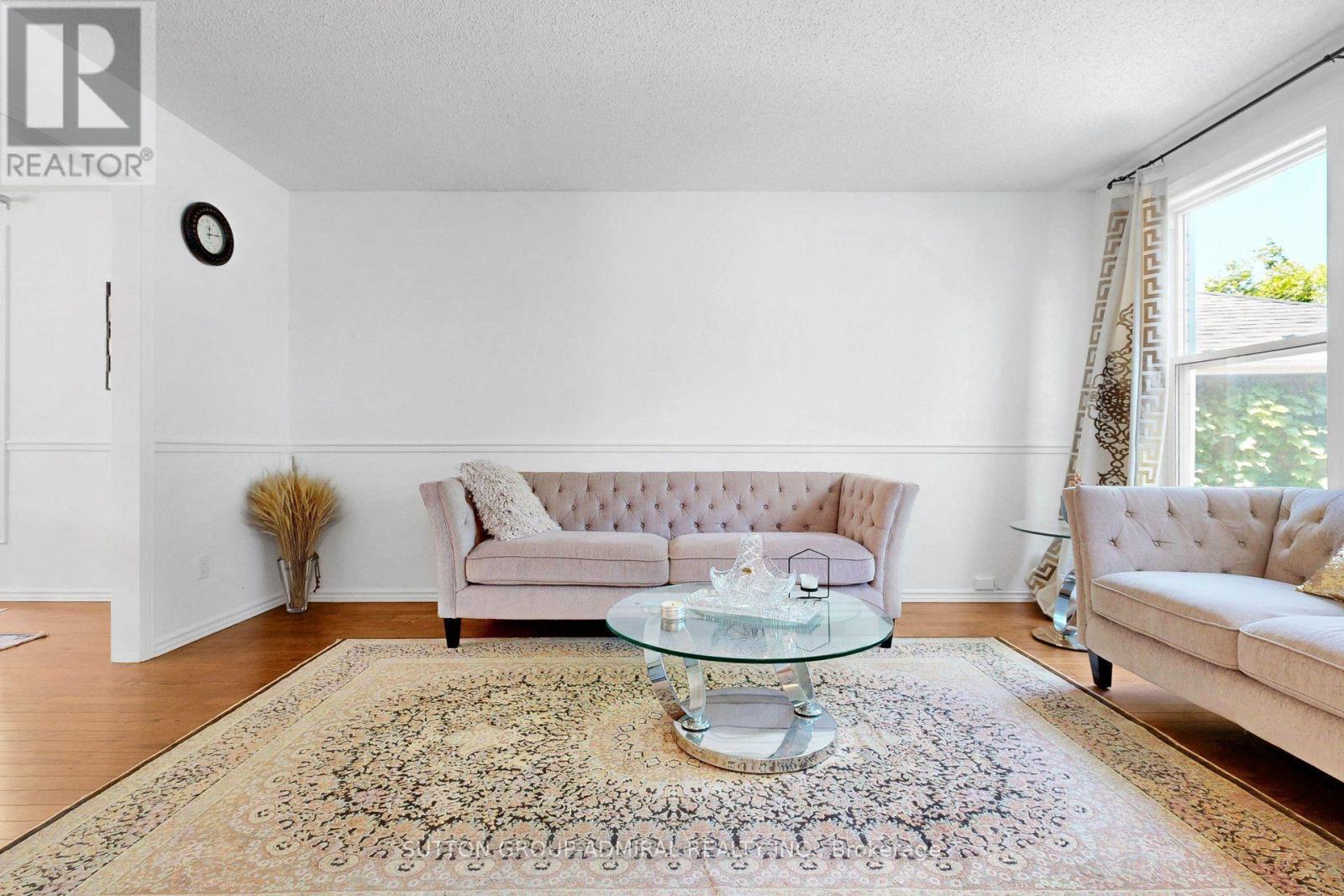 879 Peggoty Circle, Oshawa, Ontario  L1K 2G6 - Photo 7 - E13629580