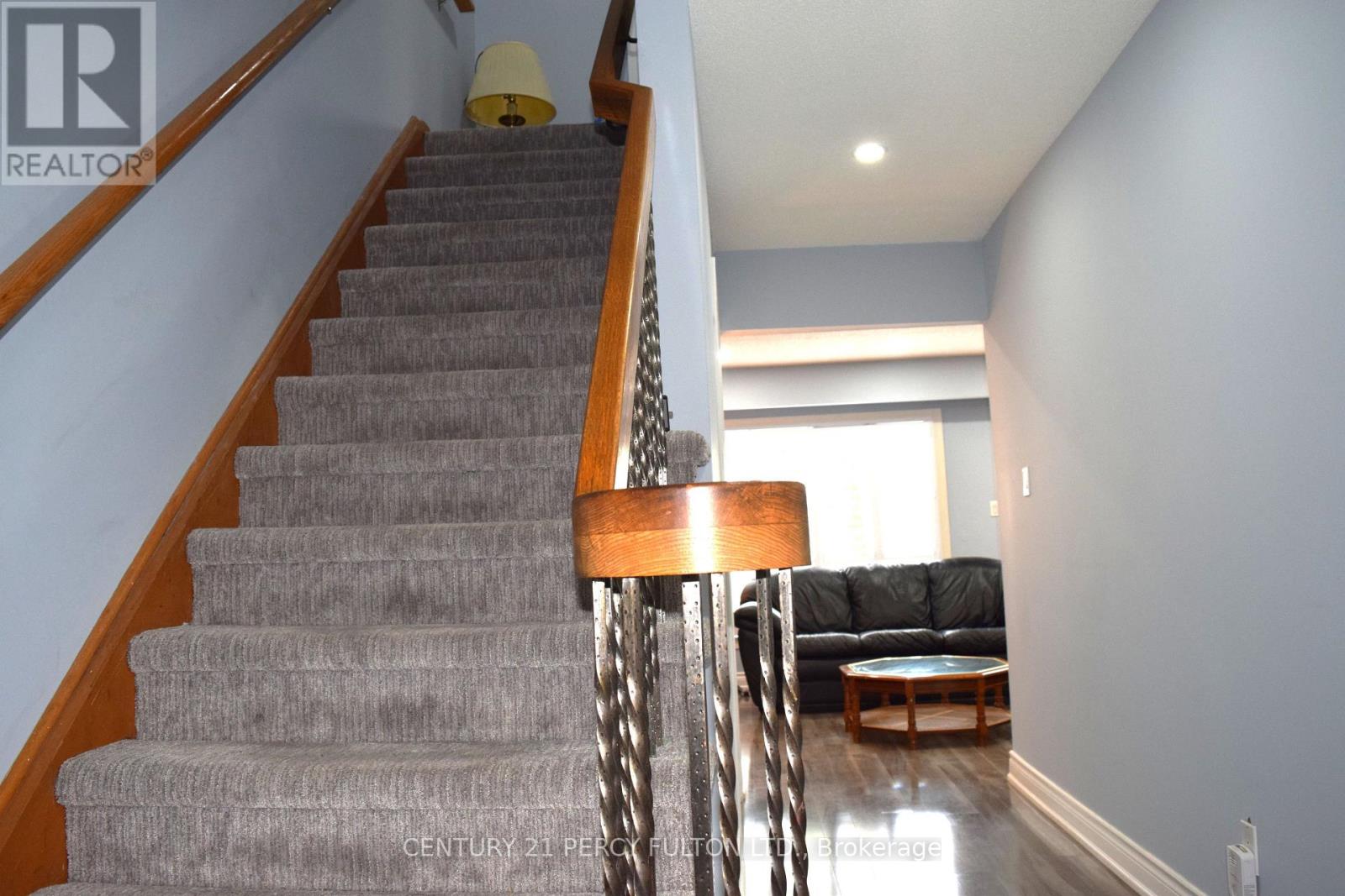 26 Robbinstone Drive, Toronto, Ontario  M1B 2E6 - Photo 11 - E13477966