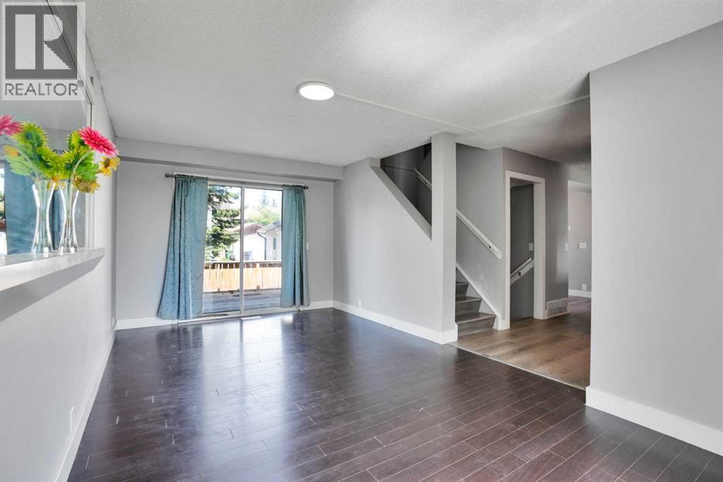 36 Falton Court NE, Calgary, Alberta  T3J 1J3 - Photo 12 - A2331095
