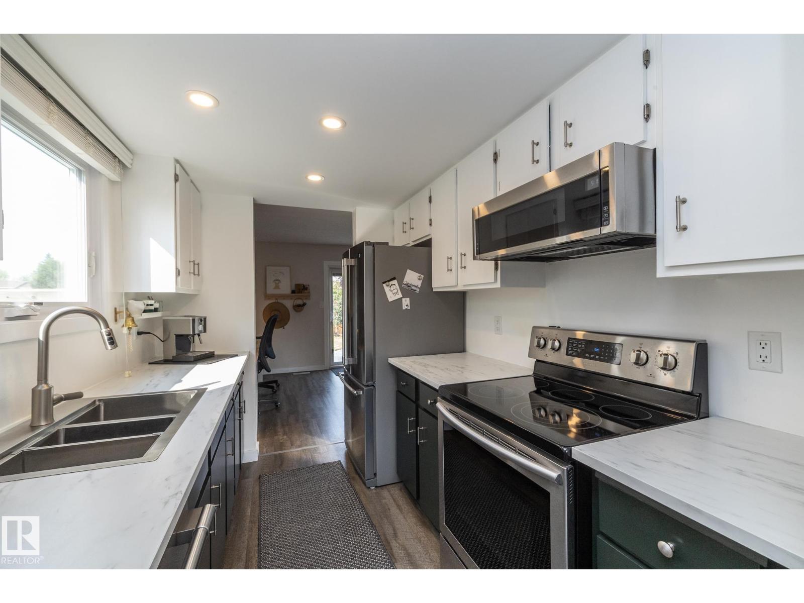 10552 Beaumaris Rd NW, Edmonton, Alberta  T5X 5A2 - Photo 9 - E4501841