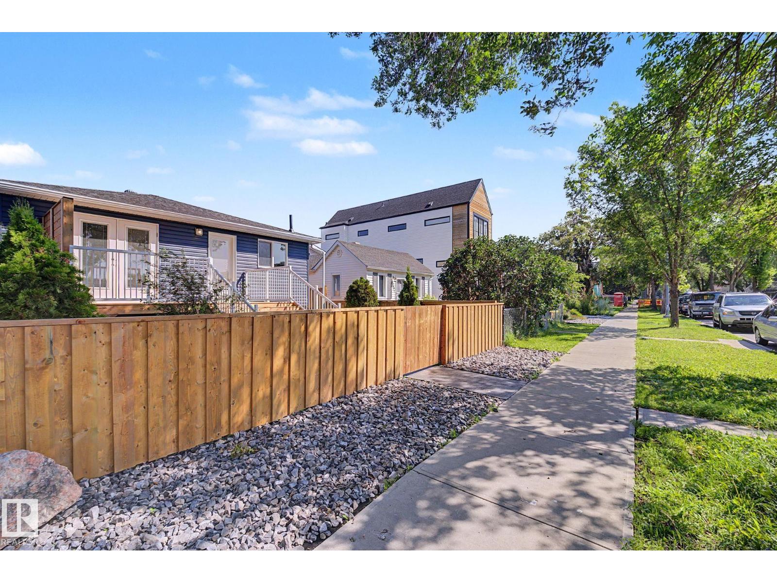 10570 66 Av NW, Edmonton, Alberta  T6H 1X4 - Photo 3 - E4501842