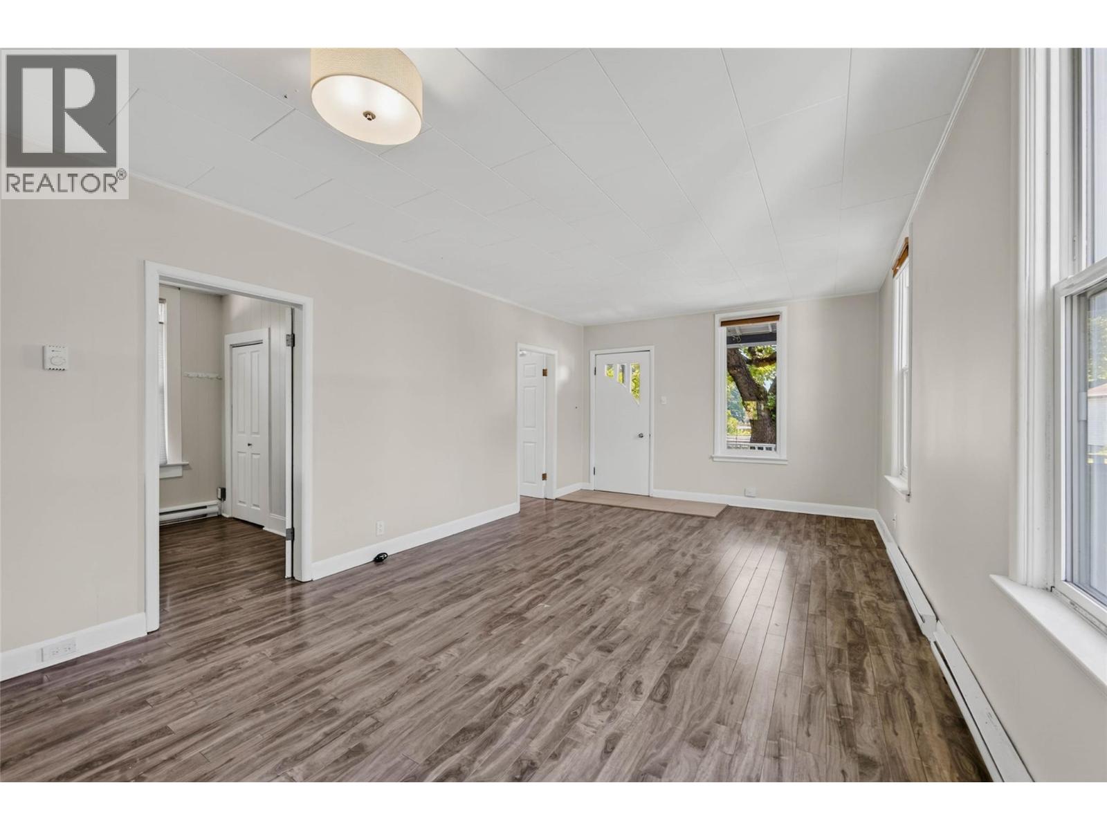 1011 Hall Street, Nelson, British Columbia  V1L 1Z8 - Photo 13 - 10396451