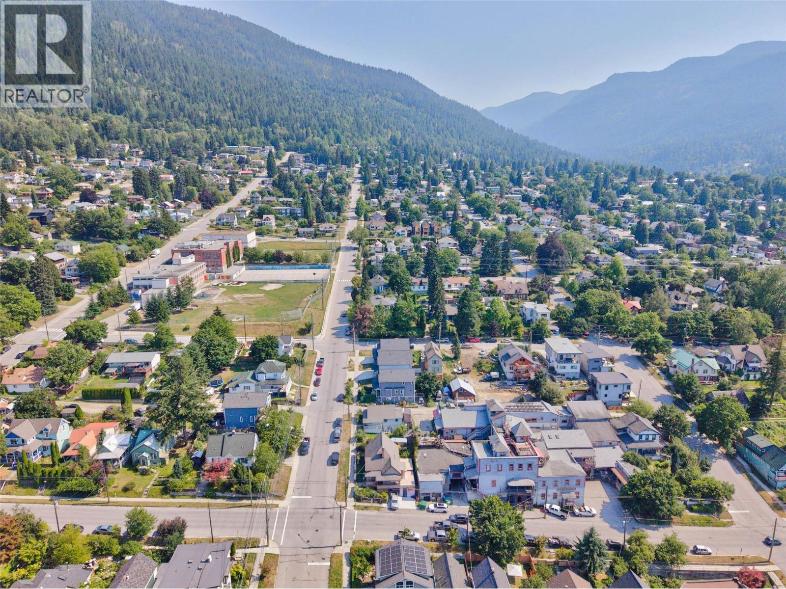 1011 Hall Street, Nelson, British Columbia  V1L 1Z8 - Photo 48 - 10396451
