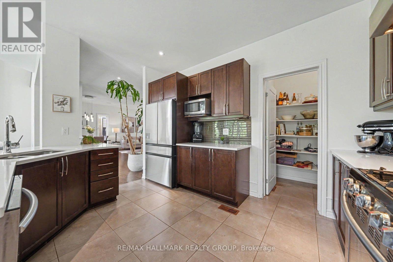 938 Wildcarrot Crescent, Ottawa, Ontario  K1V 2M6 - Photo 12 - X13574916