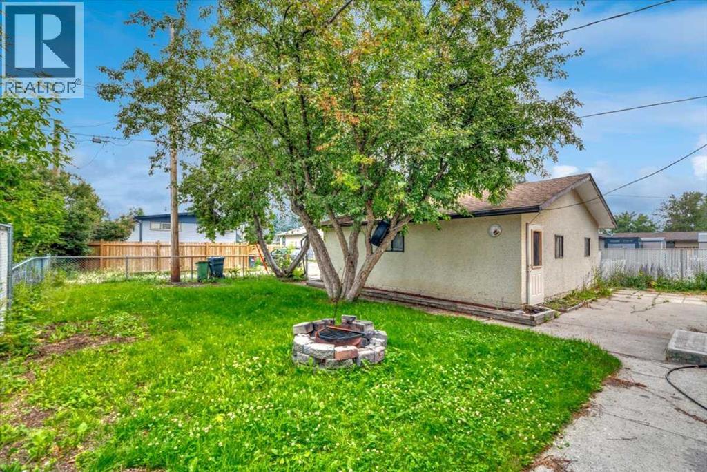 19 Windsor Place, Strathmore, Alberta  T1P 1B2 - Photo 3 - A2332140