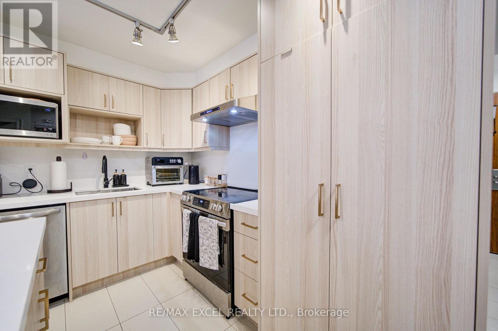 202 - 37 Galleria Parkway, Markham (Commerce Valley), Ontario  L3T 0A5 - Photo 18 - N13630174