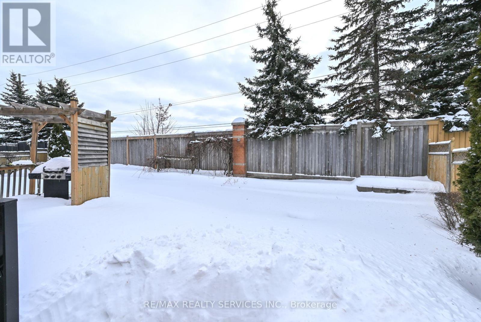 42 Brambirch Crescent, Brampton, Ontario  L7A 1V1 - Photo 5 - W13630148