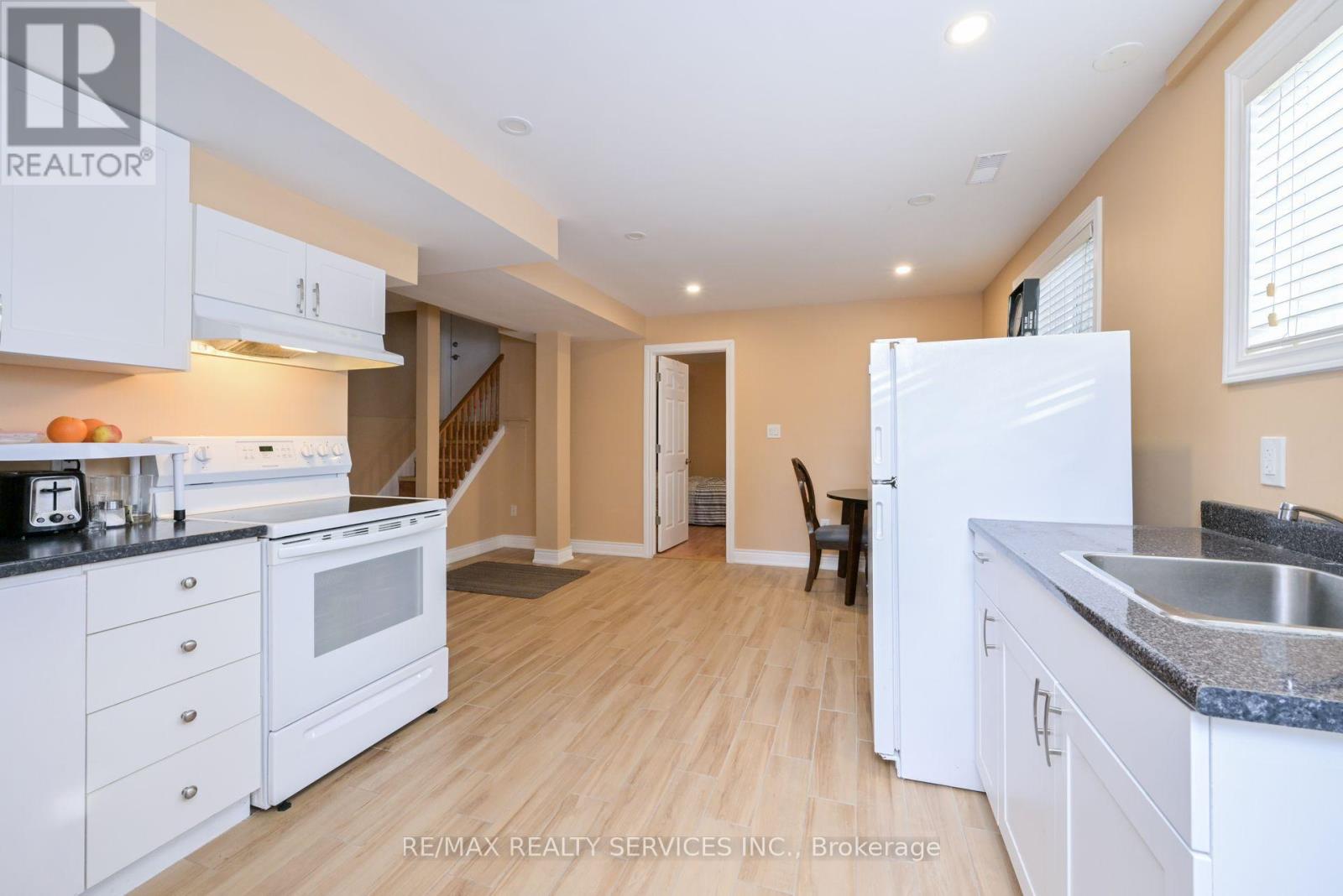 42 Brambirch Crescent, Brampton, Ontario  L7A 1V1 - Photo 6 - W13630148
