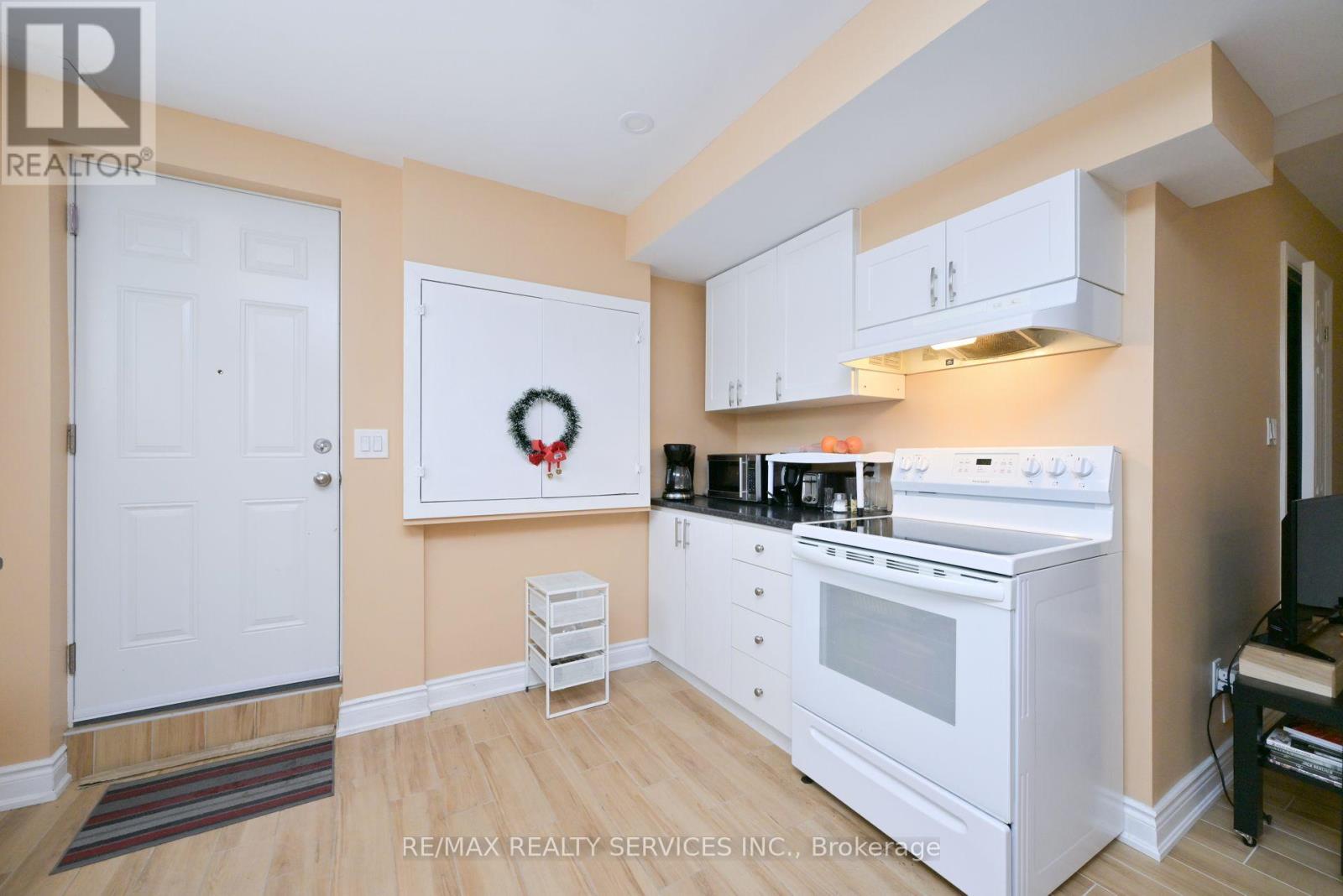 42 Brambirch Crescent, Brampton, Ontario  L7A 1V1 - Photo 8 - W13630148