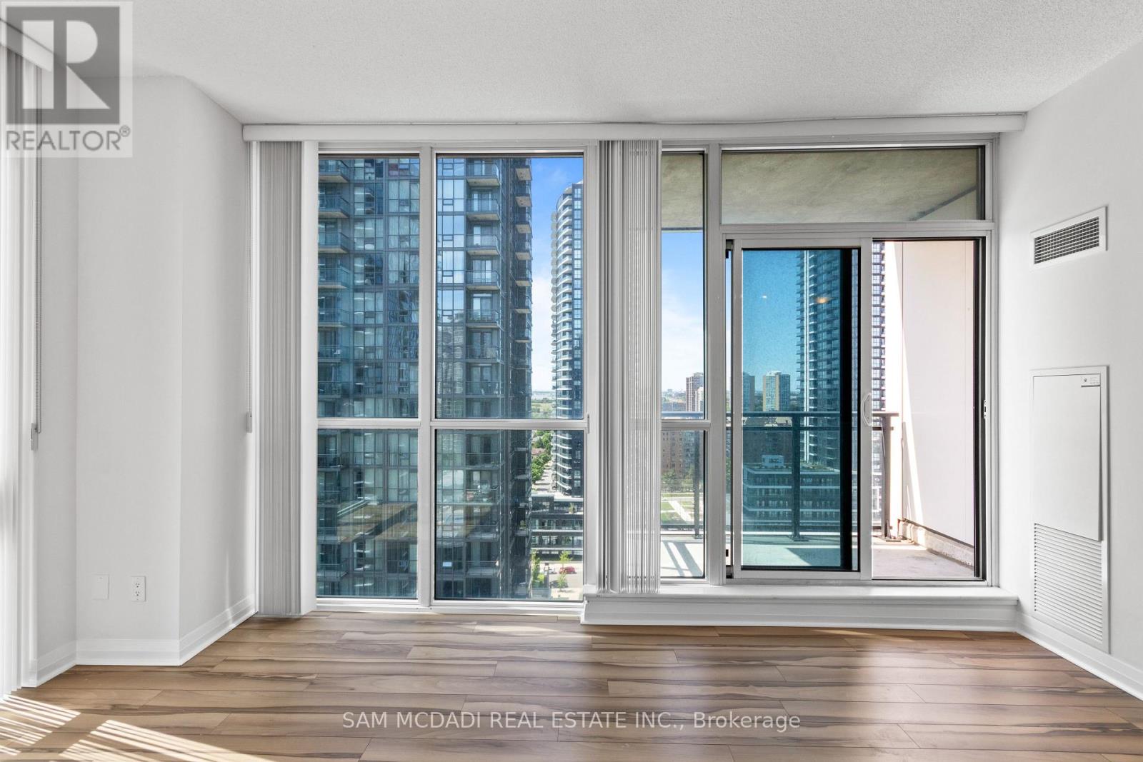 1602 - 55 Eglinton Avenue W, Mississauga, Ontario  L5R 0E5 - Photo 12 - W13630160