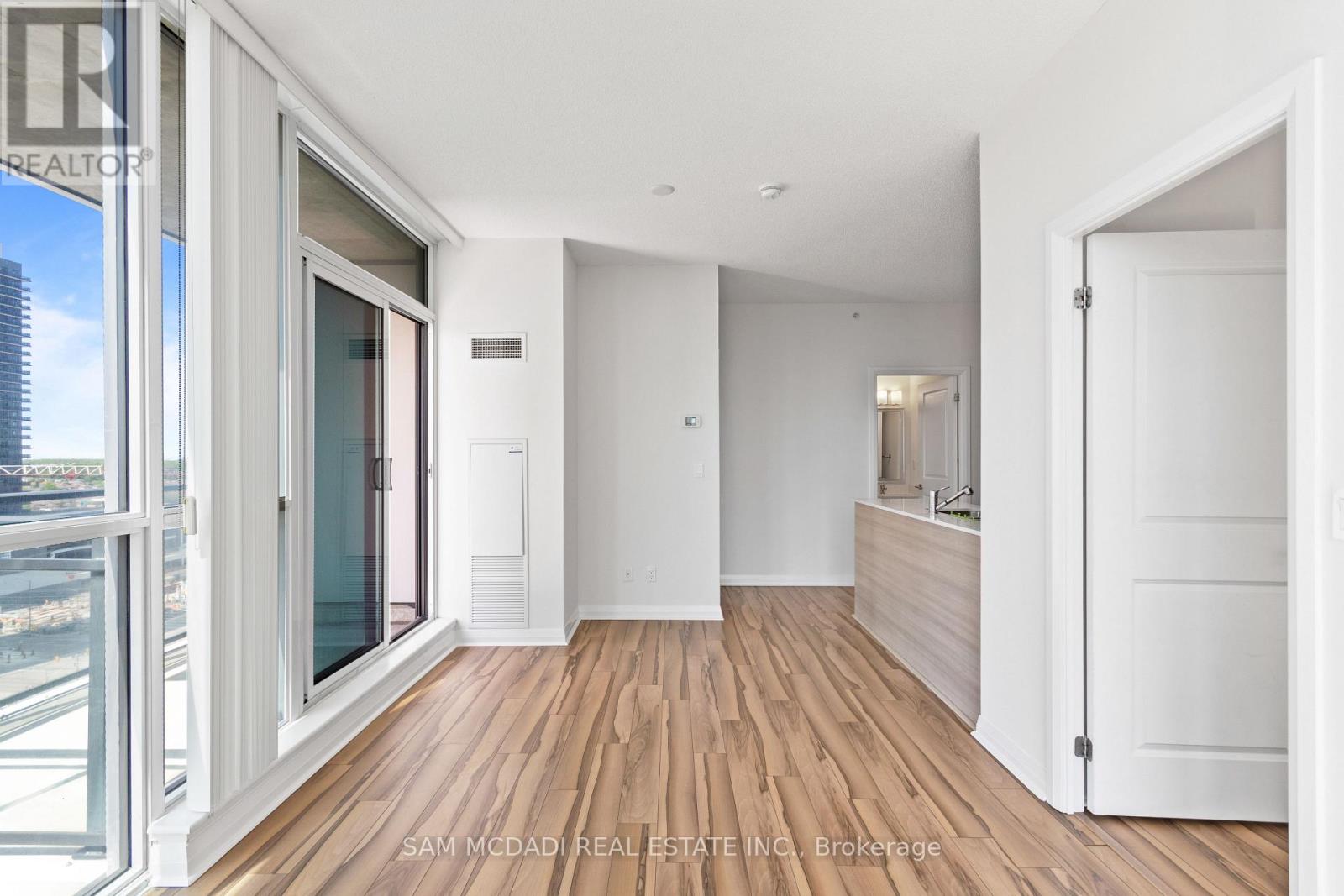 1602 - 55 Eglinton Avenue W, Mississauga, Ontario  L5R 0E5 - Photo 13 - W13630160