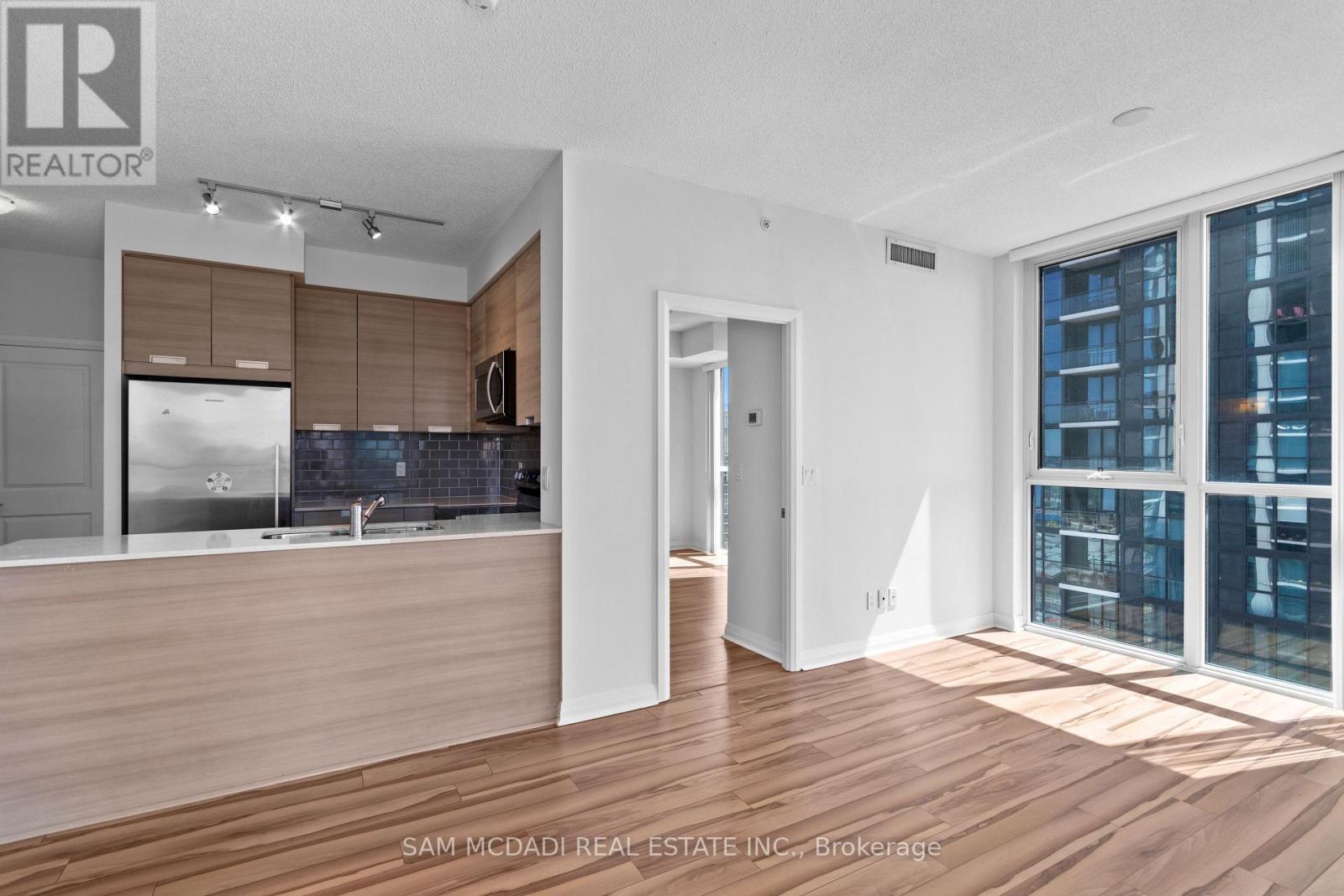 1602 - 55 Eglinton Avenue W, Mississauga, Ontario  L5R 0E5 - Photo 14 - W13630160