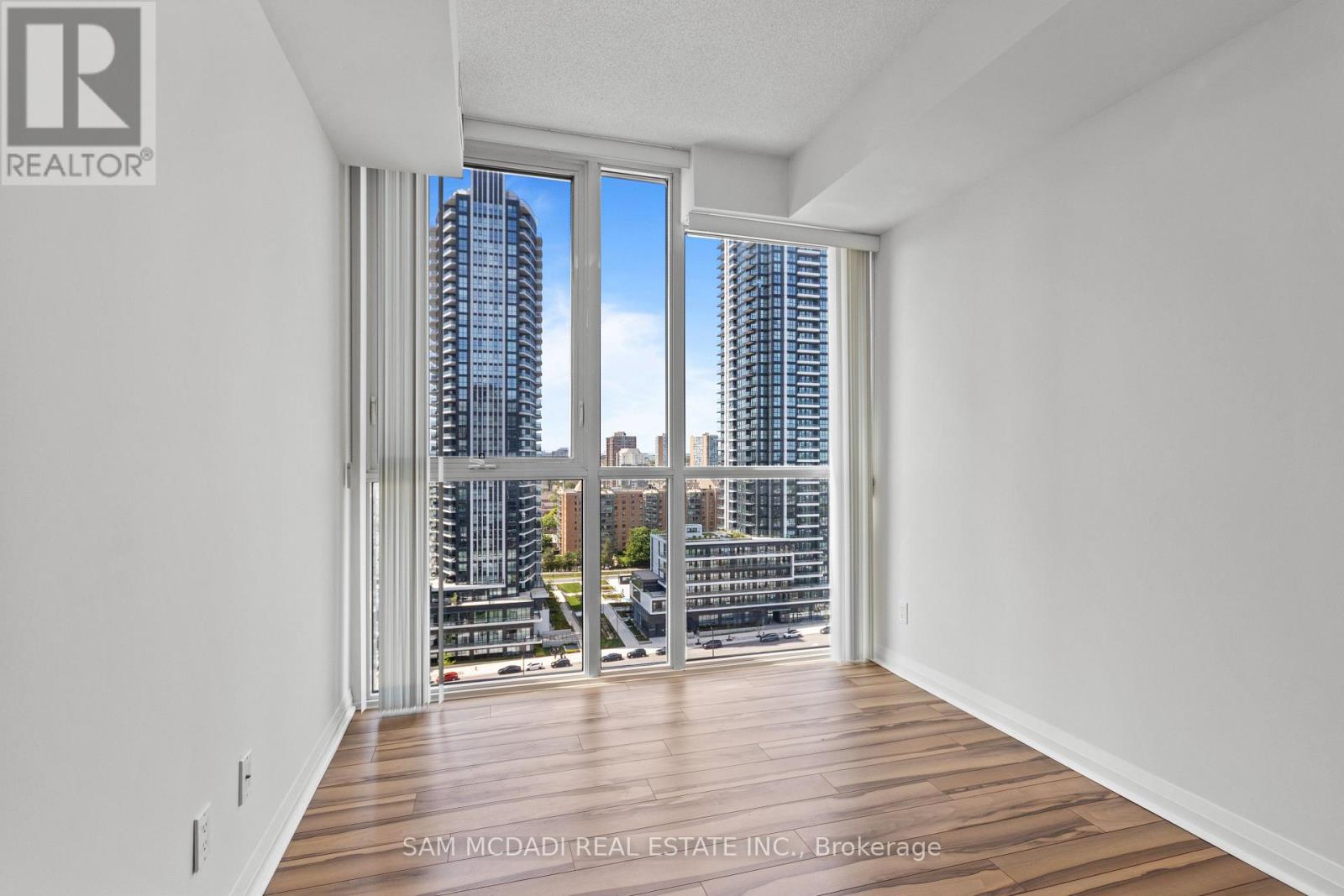 1602 - 55 Eglinton Avenue W, Mississauga, Ontario  L5R 0E5 - Photo 18 - W13630160