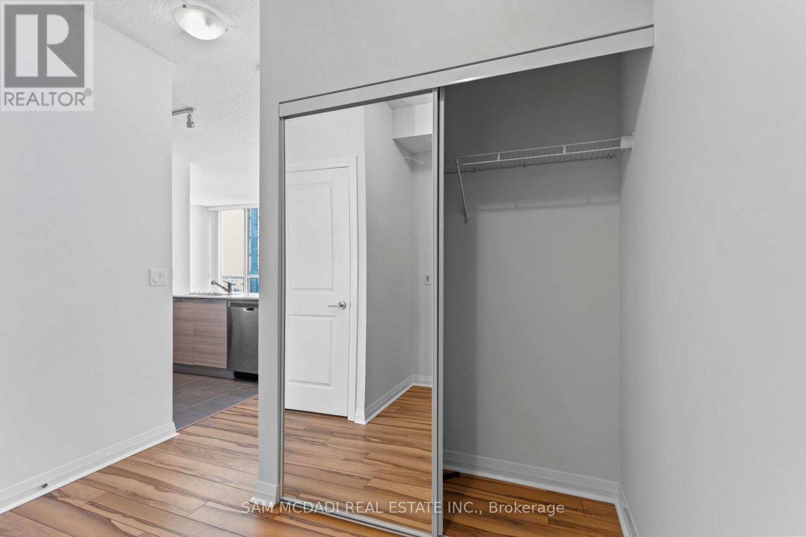 1602 - 55 Eglinton Avenue W, Mississauga, Ontario  L5R 0E5 - Photo 3 - W13630160