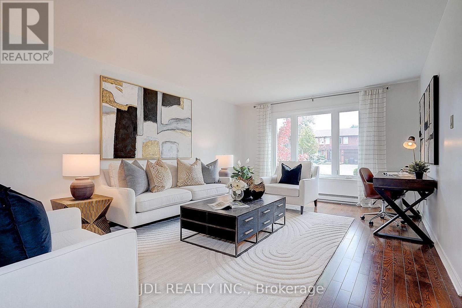 20 Mossgrove Trail, Toronto, Ontario  M2L 2W3 - Photo 11 - C13570564