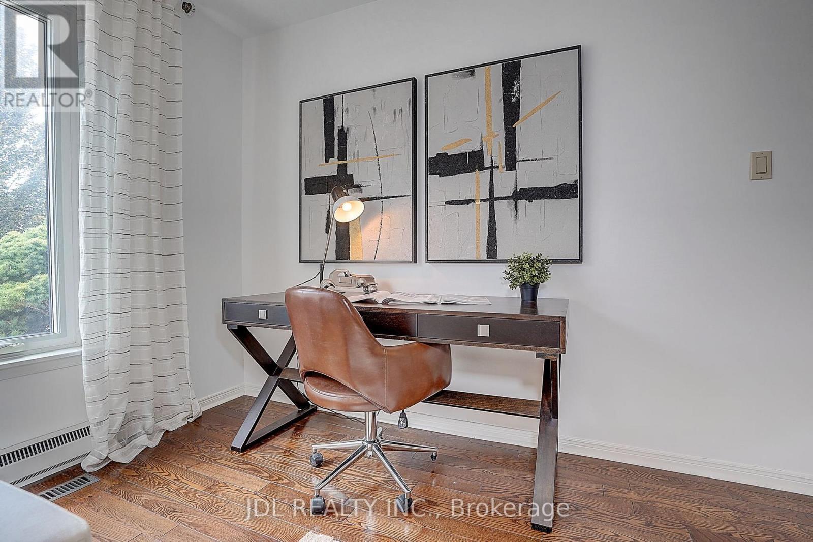 20 Mossgrove Trail, Toronto, Ontario  M2L 2W3 - Photo 13 - C13570564