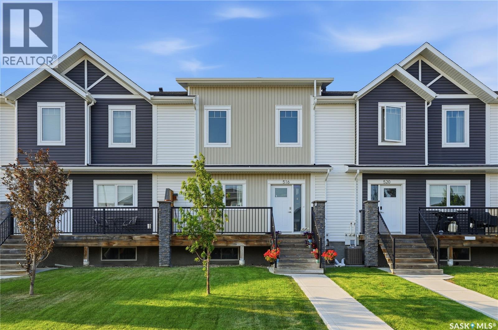 516 Kloppenburg Crescent, Saskatoon, Saskatchewan  S7W 0X8 - Photo 2 - SK044212