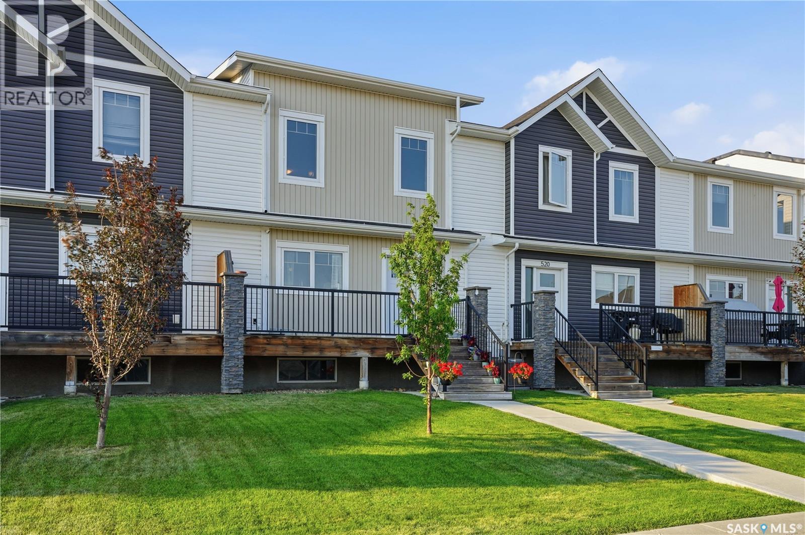 516 Kloppenburg Crescent, Saskatoon, Saskatchewan  S7W 0X8 - Photo 3 - SK044212