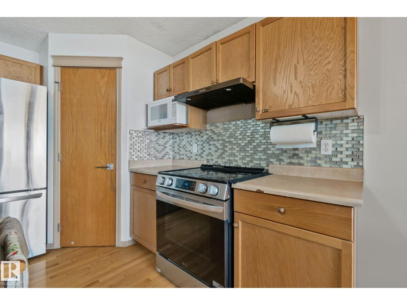 2819 33 St NW NW, Edmonton, Alberta  T6T 1P5 - Photo 6 - E4501847