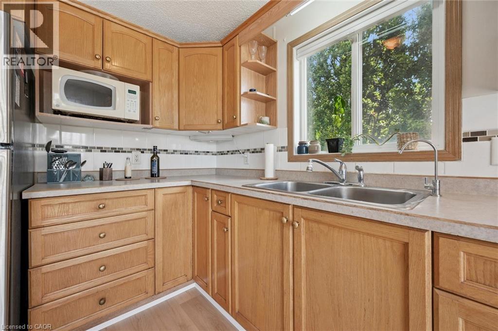 27 Trillium Beach Drive, Puslinch, Ontario  N0B 2J0 - Photo 14 - 40852547