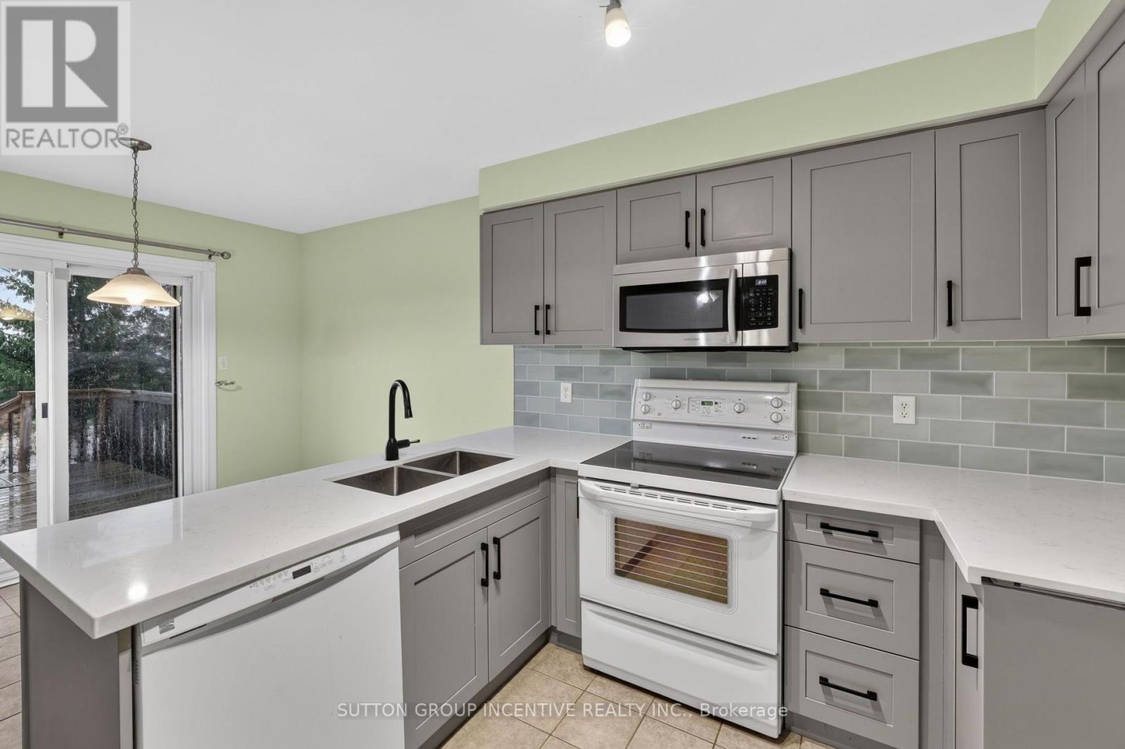 32 Sundew Drive, Barrie, Ontario  L4N 9L8 - Photo 18 - S13599954