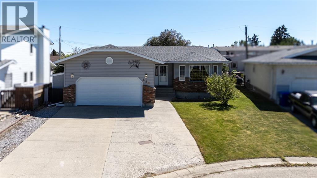 529 53 Avenue W, Claresholm, Alberta  T0L 0T0 - Photo 2 - A2332579