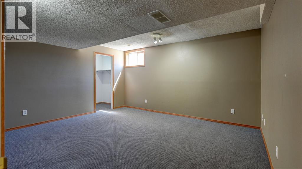 529 53 Avenue W, Claresholm, Alberta  T0L 0T0 - Photo 35 - A2332579