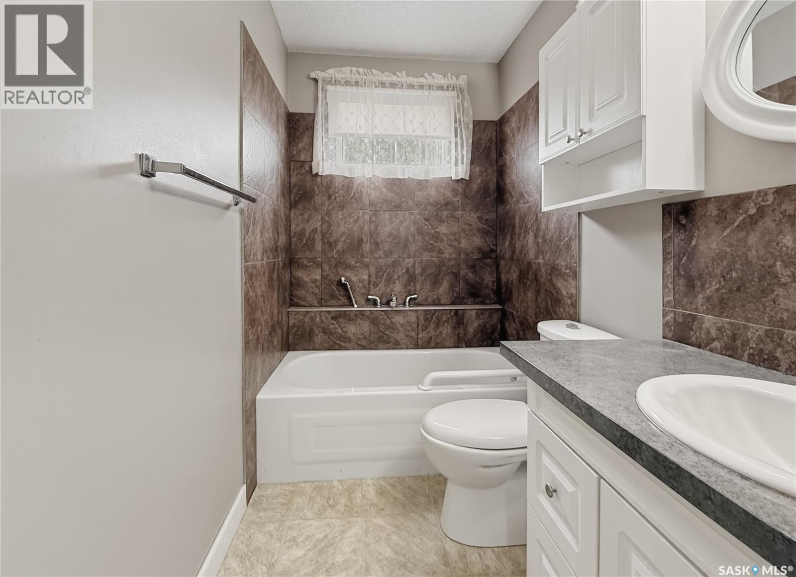 24 13th Avenue Se, Swift Current, Saskatchewan  S9H 4C3 - Photo 11 - SK038233