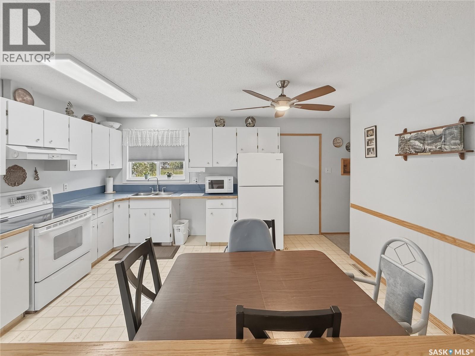 24 13th Avenue Se, Swift Current, Saskatchewan  S9H 4C3 - Photo 6 - SK038233