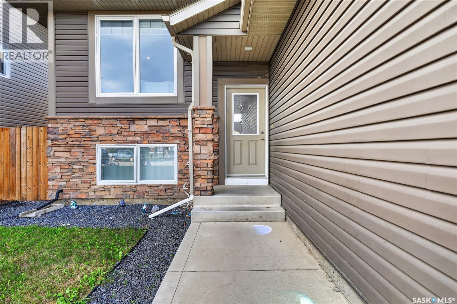 416 Loeppky Avenue, Dalmeny, Saskatchewan S0K 1E0 - Photo 3 - SK044306