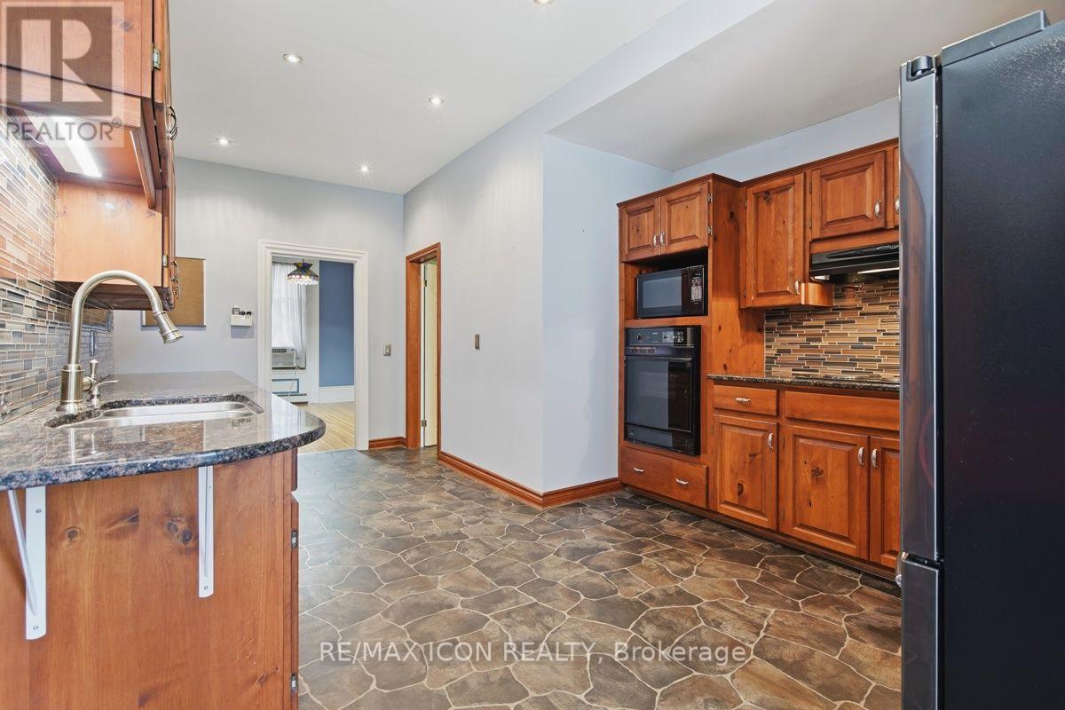 159 Front Street W, Strathroy-Caradoc, Ontario  N7G 1Y1 - Photo 12 - X13630310