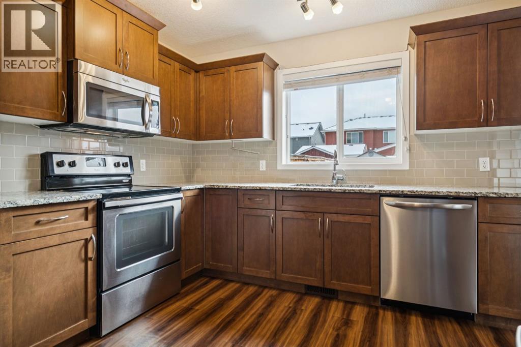 173 Willow Green, Cochrane, Alberta  T4C 0Y9 - Photo 4 - A2326955