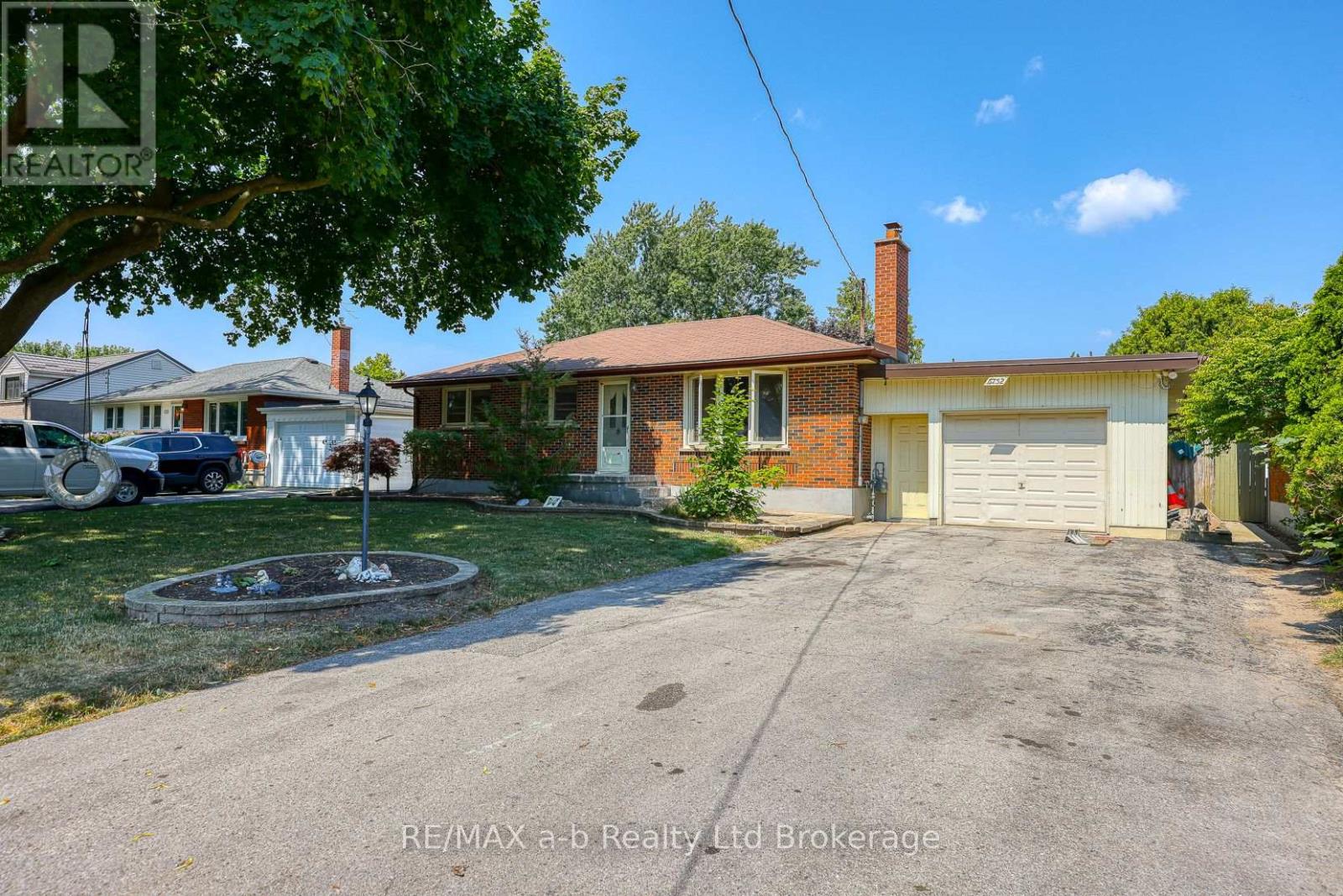 6752 Beattie Street, London South, Ontario  N6P 1A7 - Photo 2 - X13630292